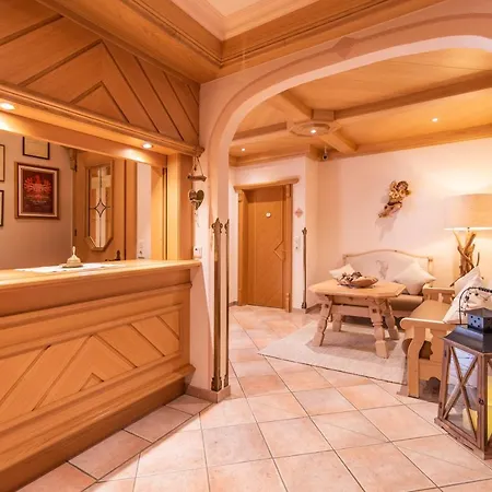 Garni Tina Aparthotel 3*