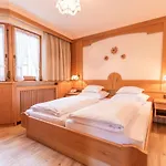 Garni Tina شقة فندقية
