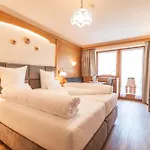 Garni Tina 3*