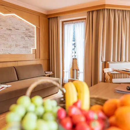 Aparthotel Garni Tina 3*