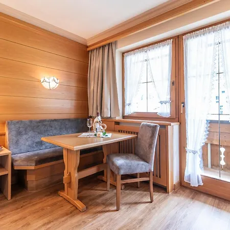 Garni Tina Aparthotel 3*