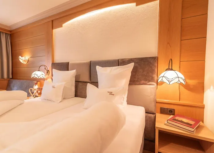 Garni Tina ايشجل