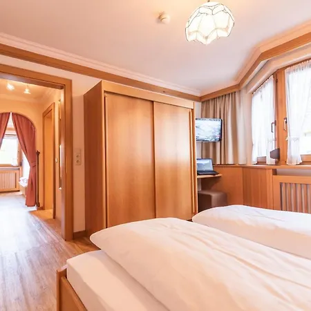 Garni Tina Hotel apartamentowy