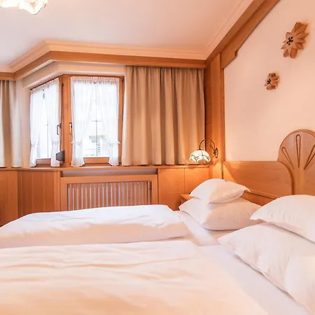 Garni Tina Hotel apartamentowy 3*
